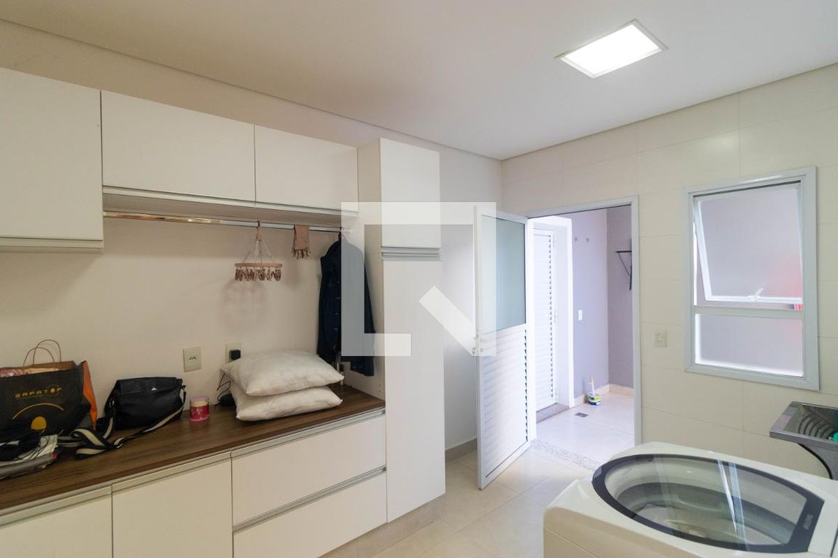 Casa à Venda - Swiss Park, 3 Quartos,  268 m2 em , Campinas - sp | SoloBR