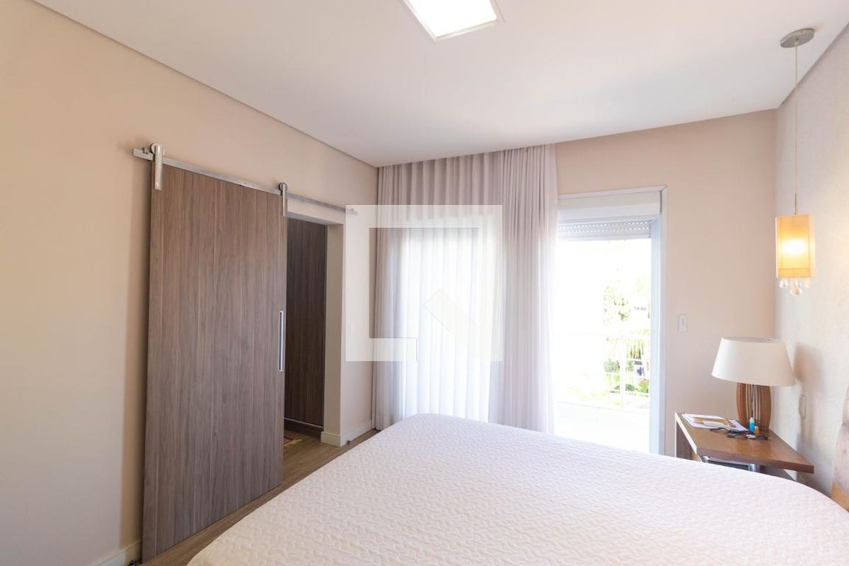 Casa à Venda - Swiss Park, 3 Quartos,  268 m2 em , Campinas - sp | SoloBR