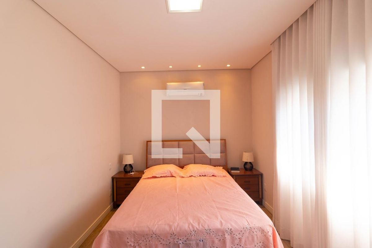 Casa à Venda - Swiss Park, 3 Quartos,  268 m2 em , Campinas - sp | SoloBR