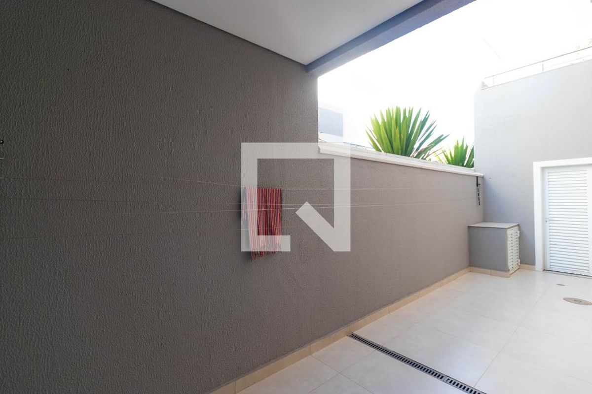 Casa à Venda - Swiss Park, 3 Quartos,  268 m2 em , Campinas - sp | SoloBR