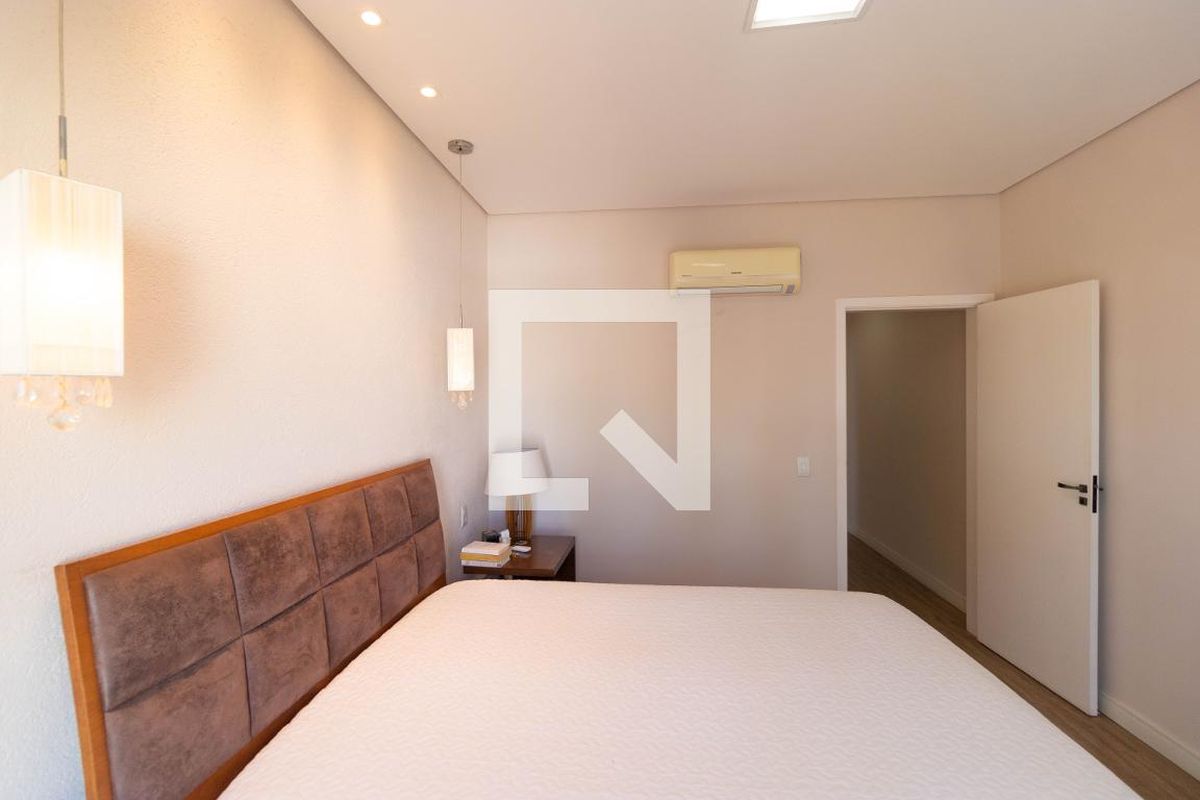 Casa à Venda - Swiss Park, 3 Quartos,  268 m2 em , Campinas - sp | SoloBR