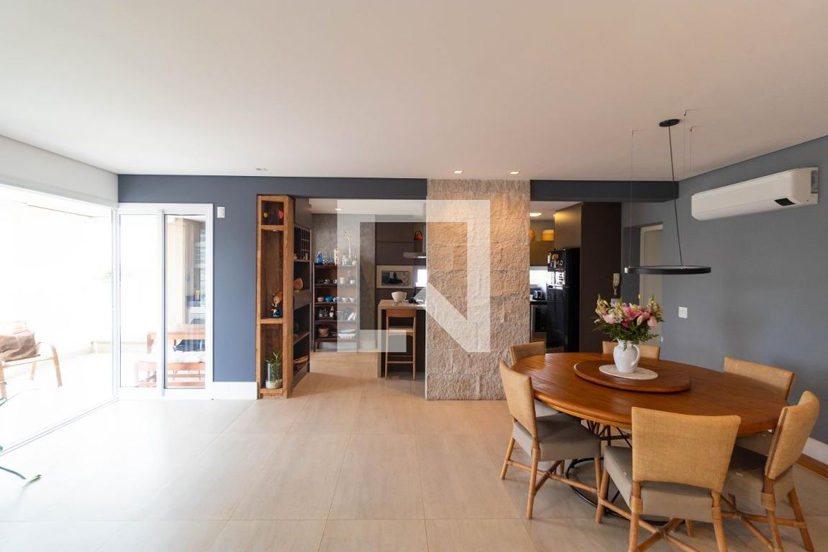 Apartamento à Venda - Cambuí, 3 Quartos,  213 m2 em , Campinas - sp | SoloBR