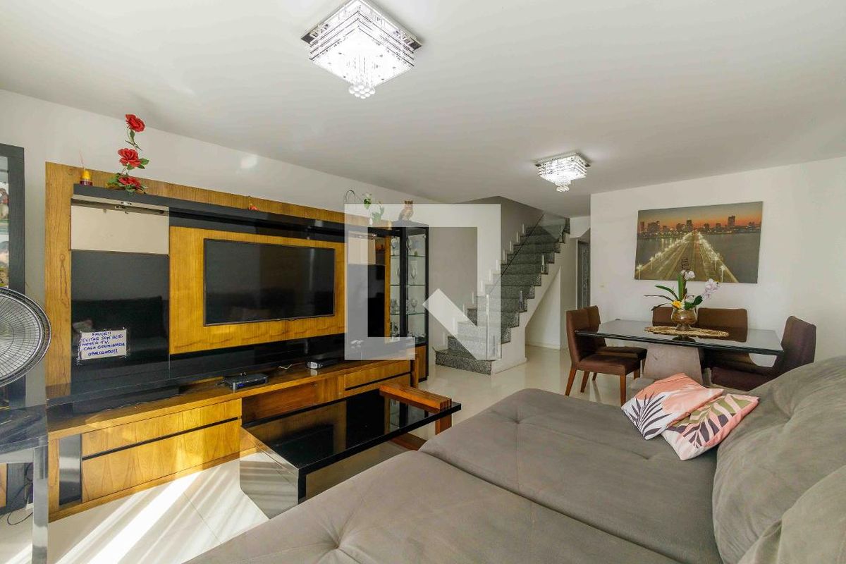 Casa, 4 quartos, 215 m² - Foto 2