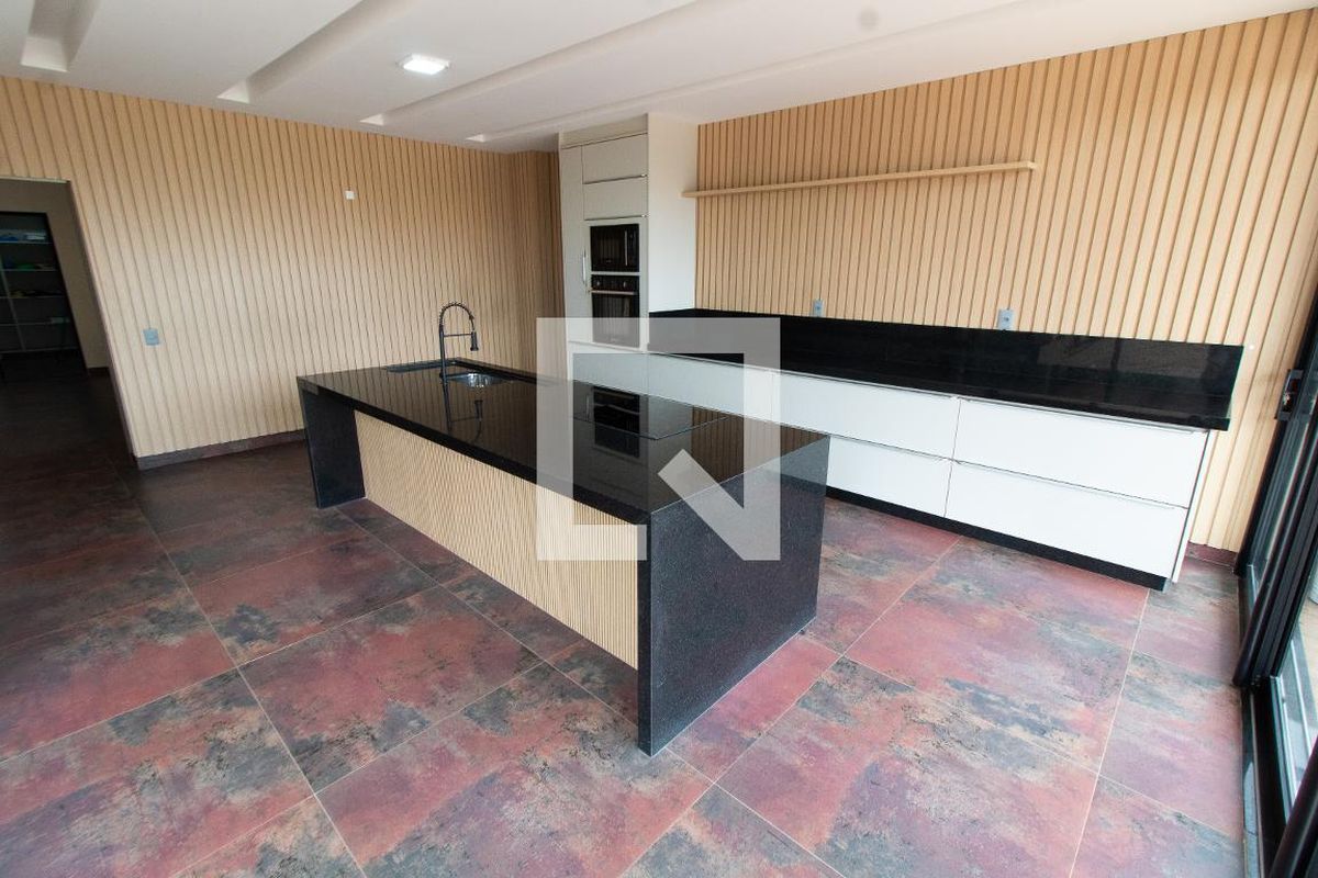 Casa à Venda - Lot. Alphaville Campinas, 4 Quartos,  531 m2 em , Campinas - sp | SoloBR