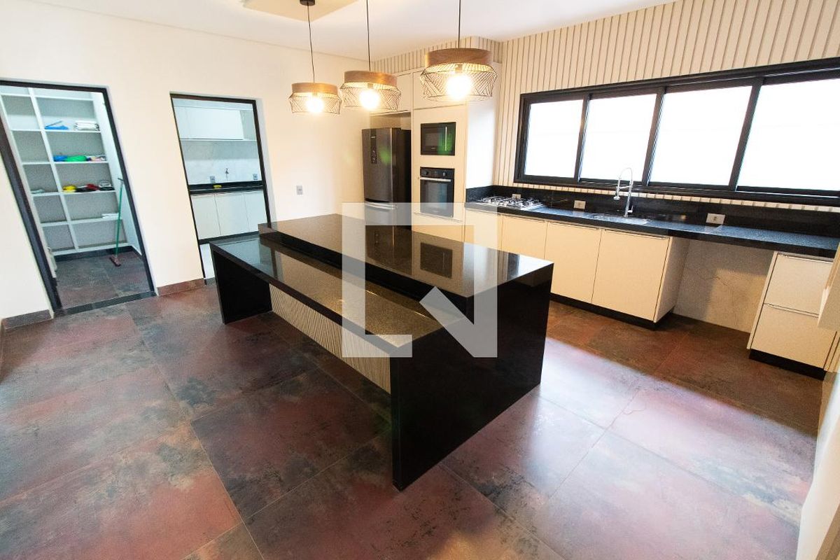 Casa à Venda - Lot. Alphaville Campinas, 4 Quartos,  531 m2 em , Campinas - sp | SoloBR