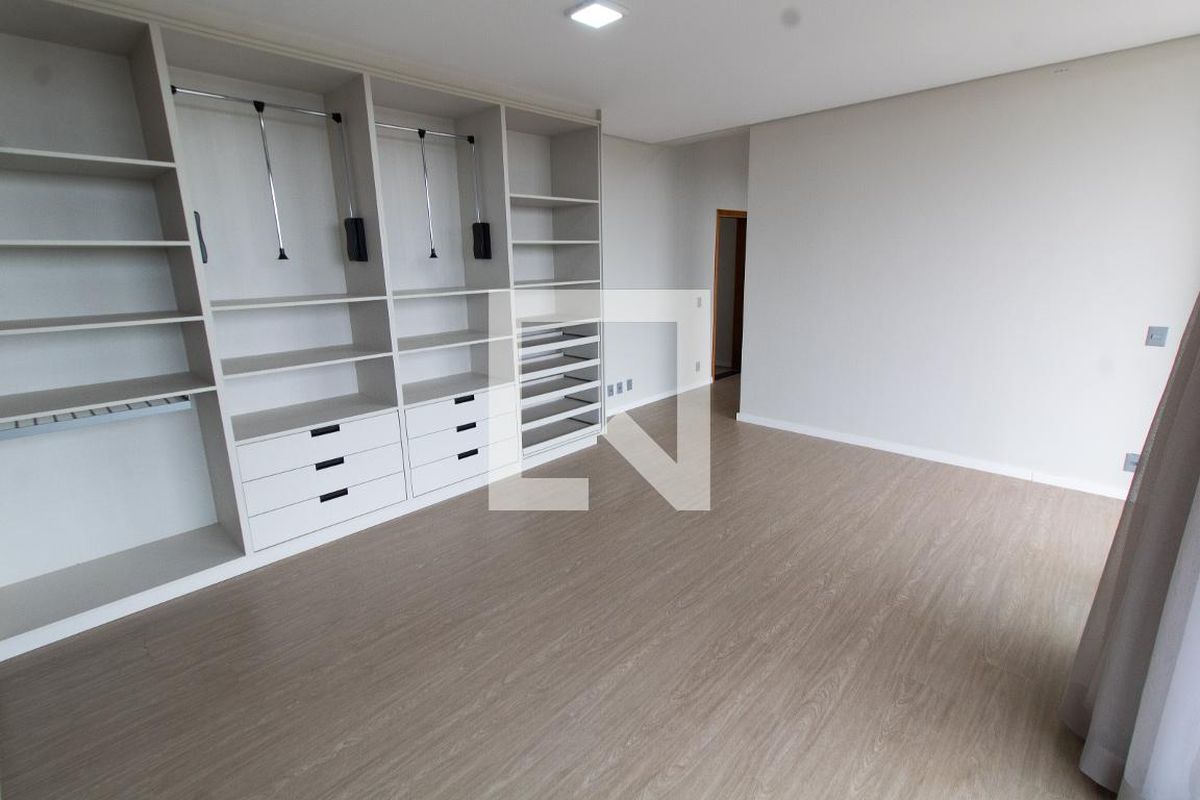 Casa à Venda - Lot. Alphaville Campinas, 4 Quartos,  531 m2 em , Campinas - sp | SoloBR