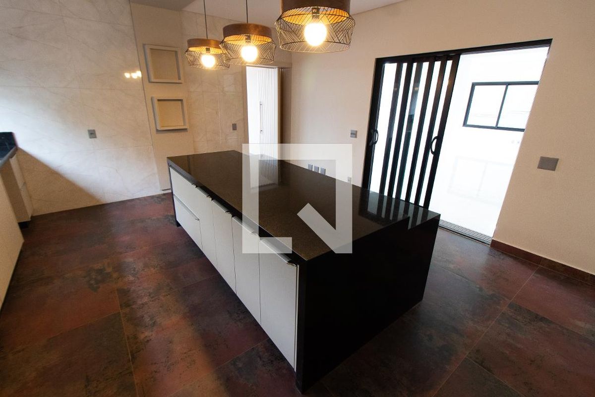 Casa à Venda - Lot. Alphaville Campinas, 4 Quartos,  531 m2 em , Campinas - sp | SoloBR