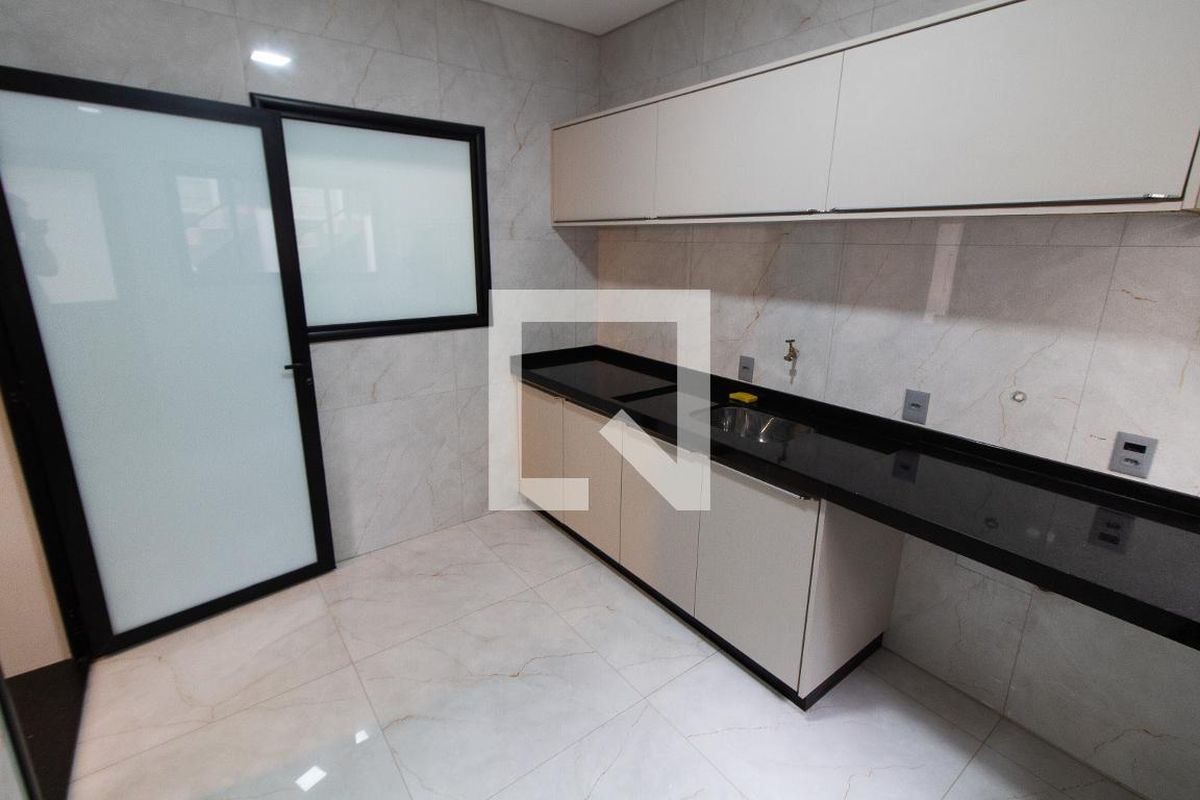 Casa à Venda - Lot. Alphaville Campinas, 4 Quartos,  531 m2 em , Campinas - sp | SoloBR