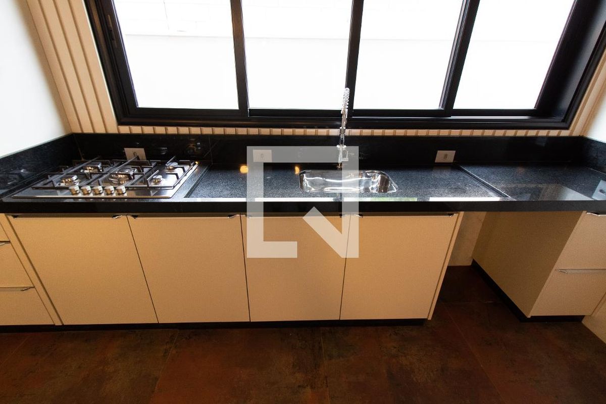 Casa à Venda - Lot. Alphaville Campinas, 4 Quartos,  531 m2 em , Campinas - sp | SoloBR