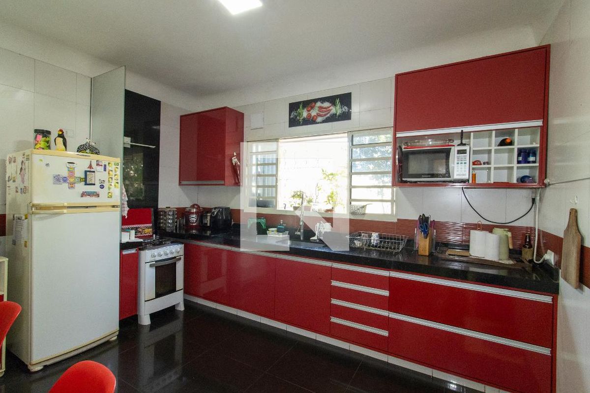 Casa à Venda - Jardim Flamboyant, 3 Quartos,  240 m2 em , Campinas - sp | SoloBR