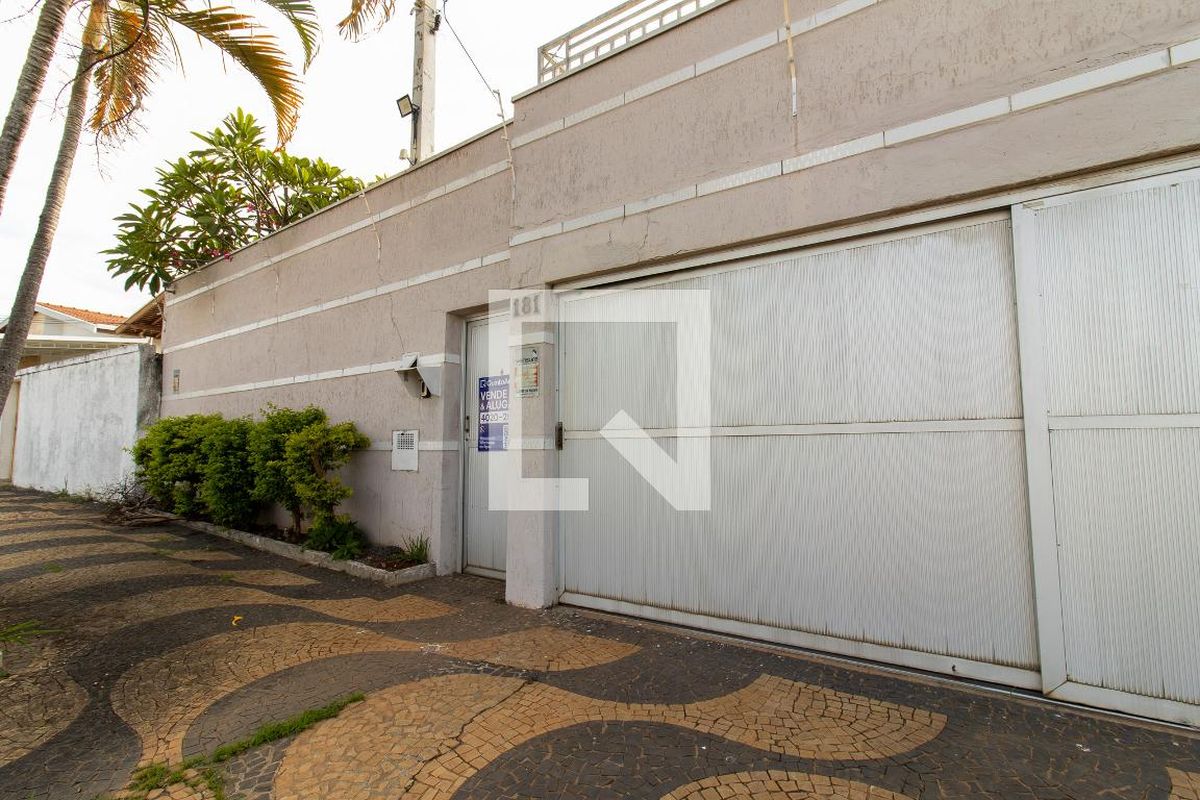Casa à Venda - Jardim Flamboyant, 3 Quartos,  240 m2 em , Campinas - sp | SoloBR