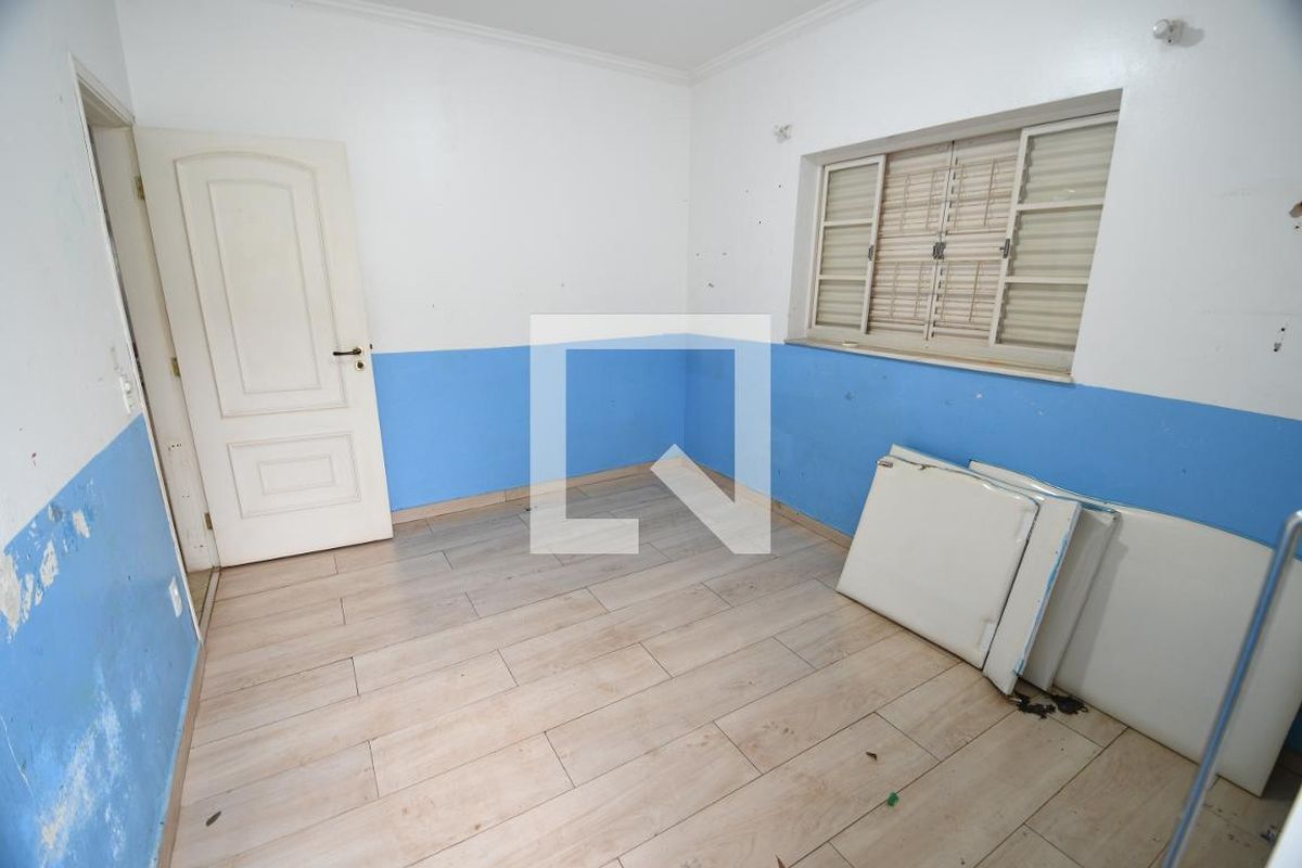 Casa à Venda - Mansões Santo Antônio, 3 Quartos,  400 m2 em , Campinas - sp | SoloBR