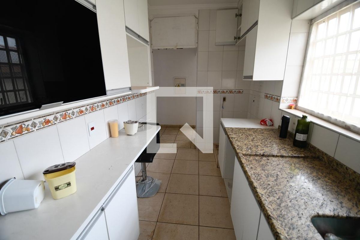 Casa à Venda - Mansões Santo Antônio, 3 Quartos,  400 m2 em , Campinas - sp | SoloBR