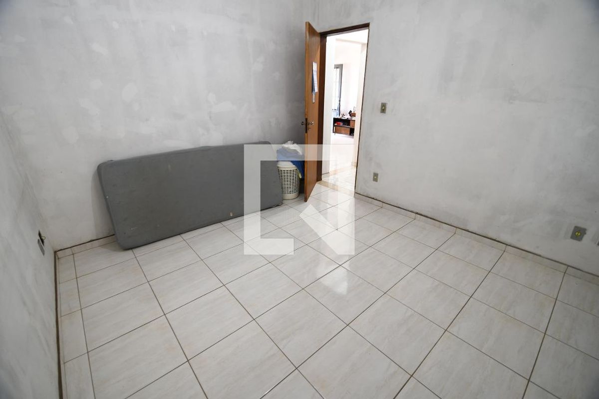 Casa à Venda - Jardim Santana, 2 Quartos,  80 m2 em , Campinas - sp | SoloBR