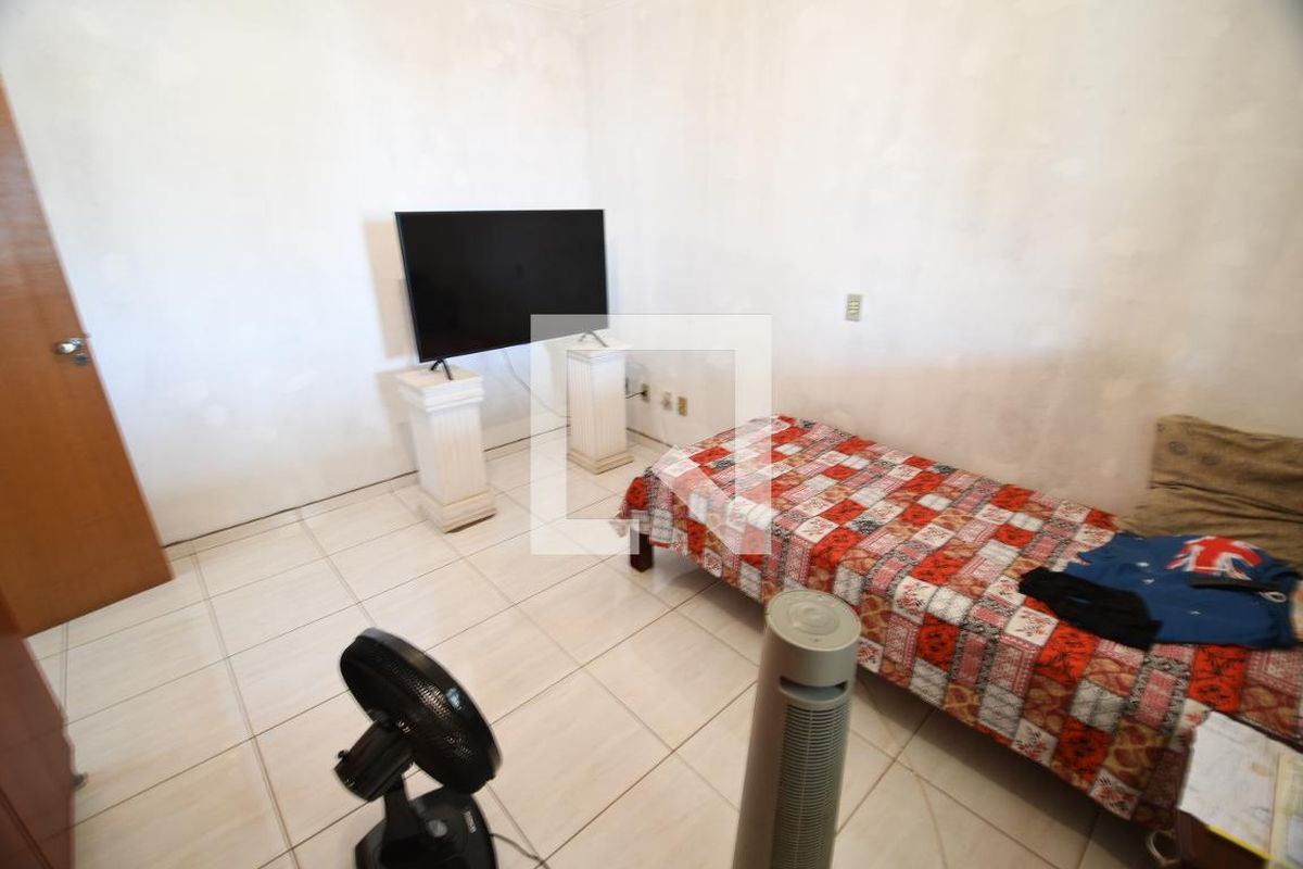 Casa à Venda - Jardim Santana, 2 Quartos,  80 m2 em , Campinas - sp | SoloBR