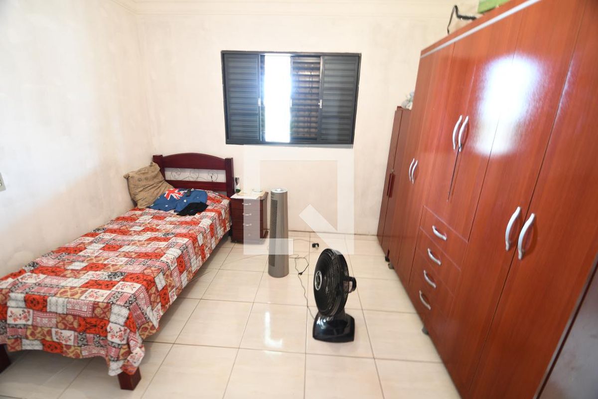 Casa à Venda - Jardim Santana, 2 Quartos,  80 m2 em , Campinas - sp | SoloBR