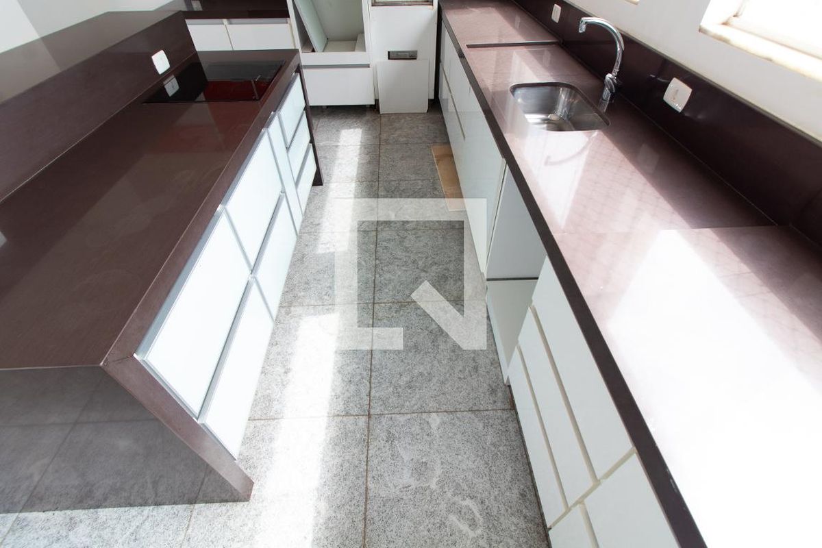 Apartamento à Venda - Vila Brandina, 4 Quartos,  256 m2 em , Campinas - sp | SoloBR