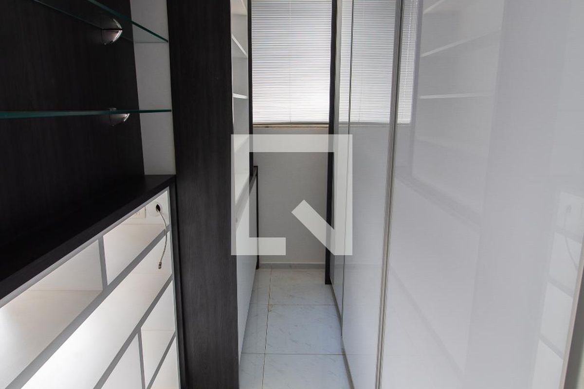 Apartamento à Venda - Vila Brandina, 4 Quartos,  256 m2 em , Campinas - sp | SoloBR