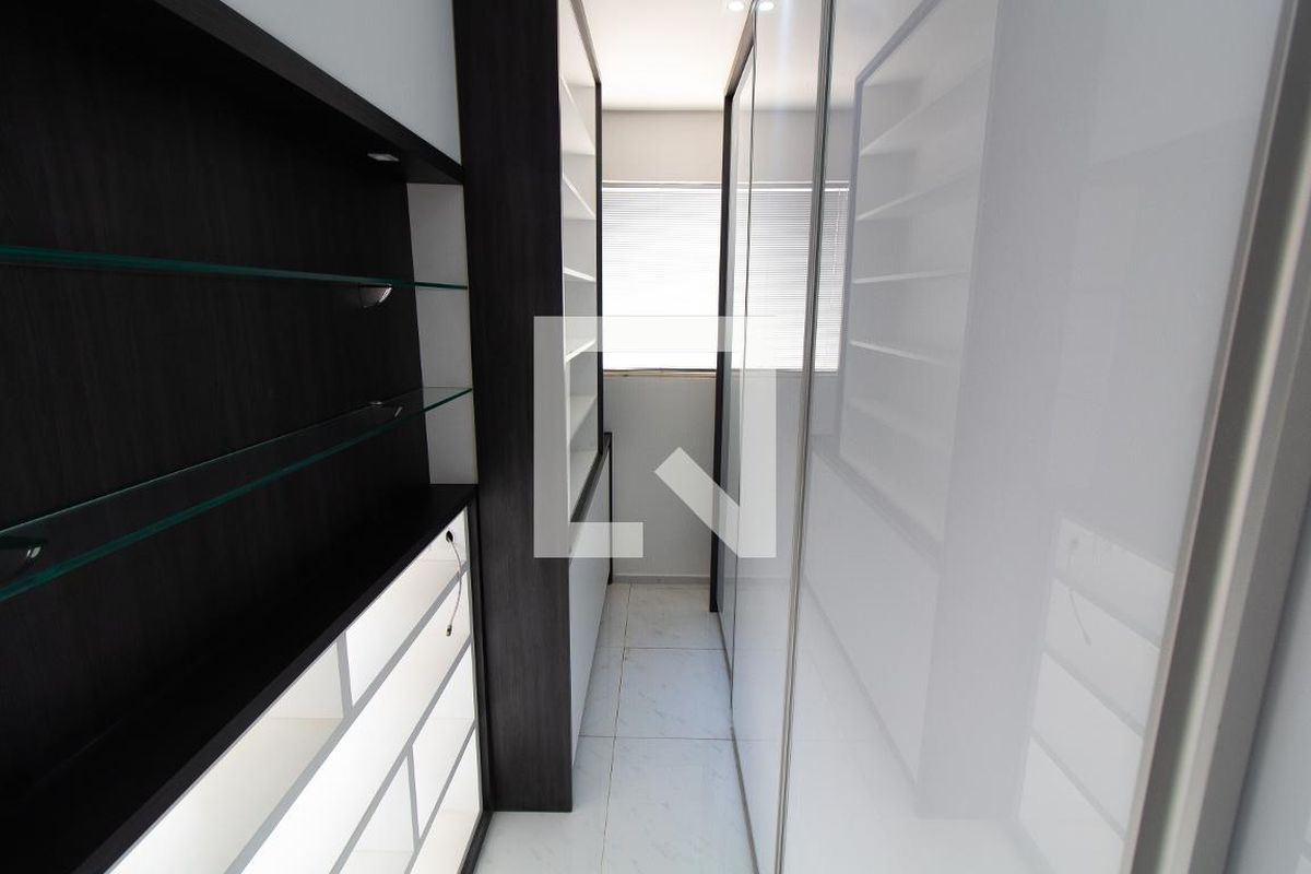 Apartamento à Venda - Vila Brandina, 4 Quartos,  256 m2 em , Campinas - sp | SoloBR