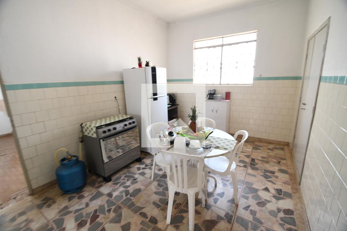 Casa à Venda - Guanabara, 4 Quartos,  285 m2 em , Campinas - sp | SoloBR