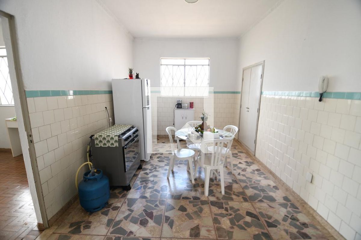 Casa à Venda - Guanabara, 4 Quartos,  285 m2 em , Campinas - sp | SoloBR