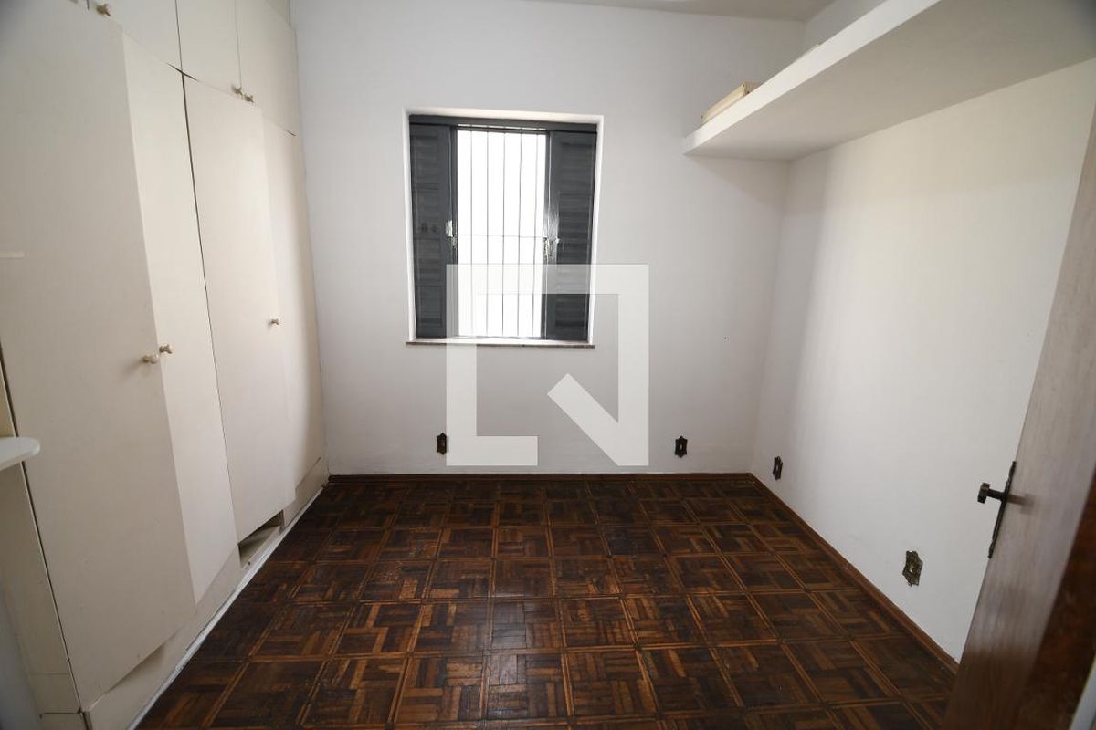 Casa à Venda - Taquaral, 4 Quartos,  166 m2 em , Campinas - sp | SoloBR