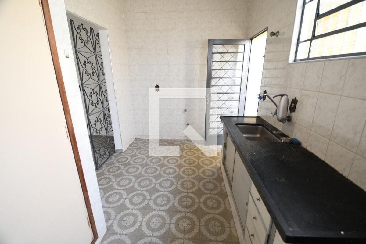 Casa à Venda - Taquaral, 4 Quartos,  166 m2 em , Campinas - sp | SoloBR