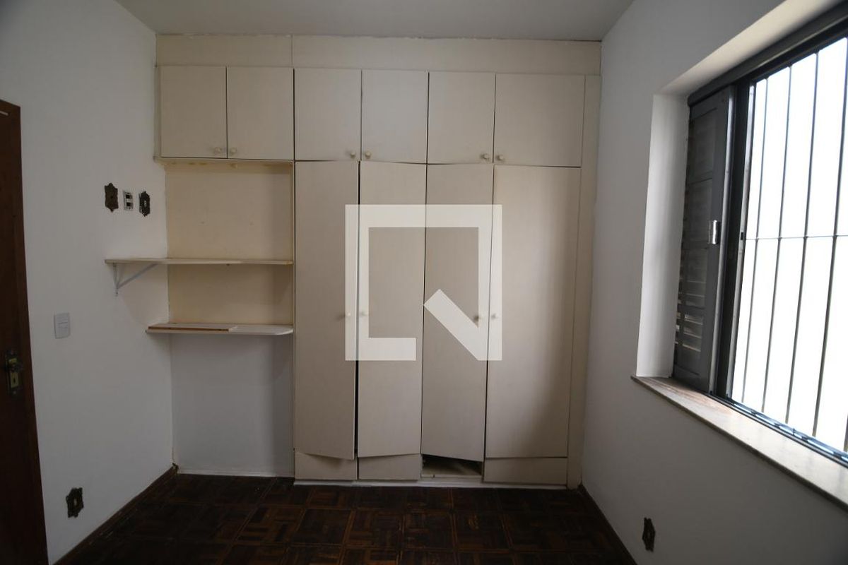 Casa à Venda - Taquaral, 4 Quartos,  166 m2 em , Campinas - sp | SoloBR