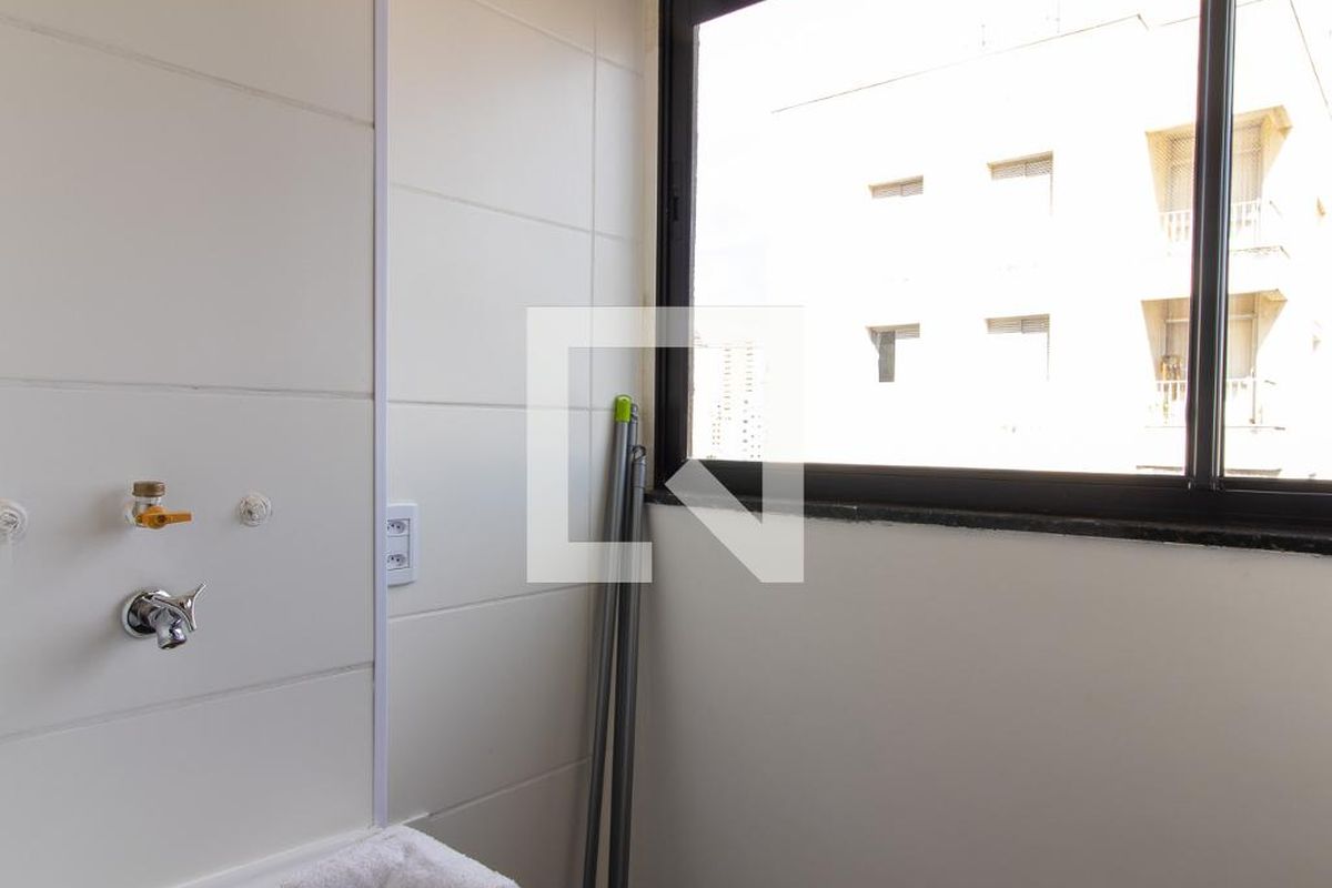 Apartamento à Venda - Bosque, 1 Quarto,  51 m2 em , Campinas - sp | SoloBR