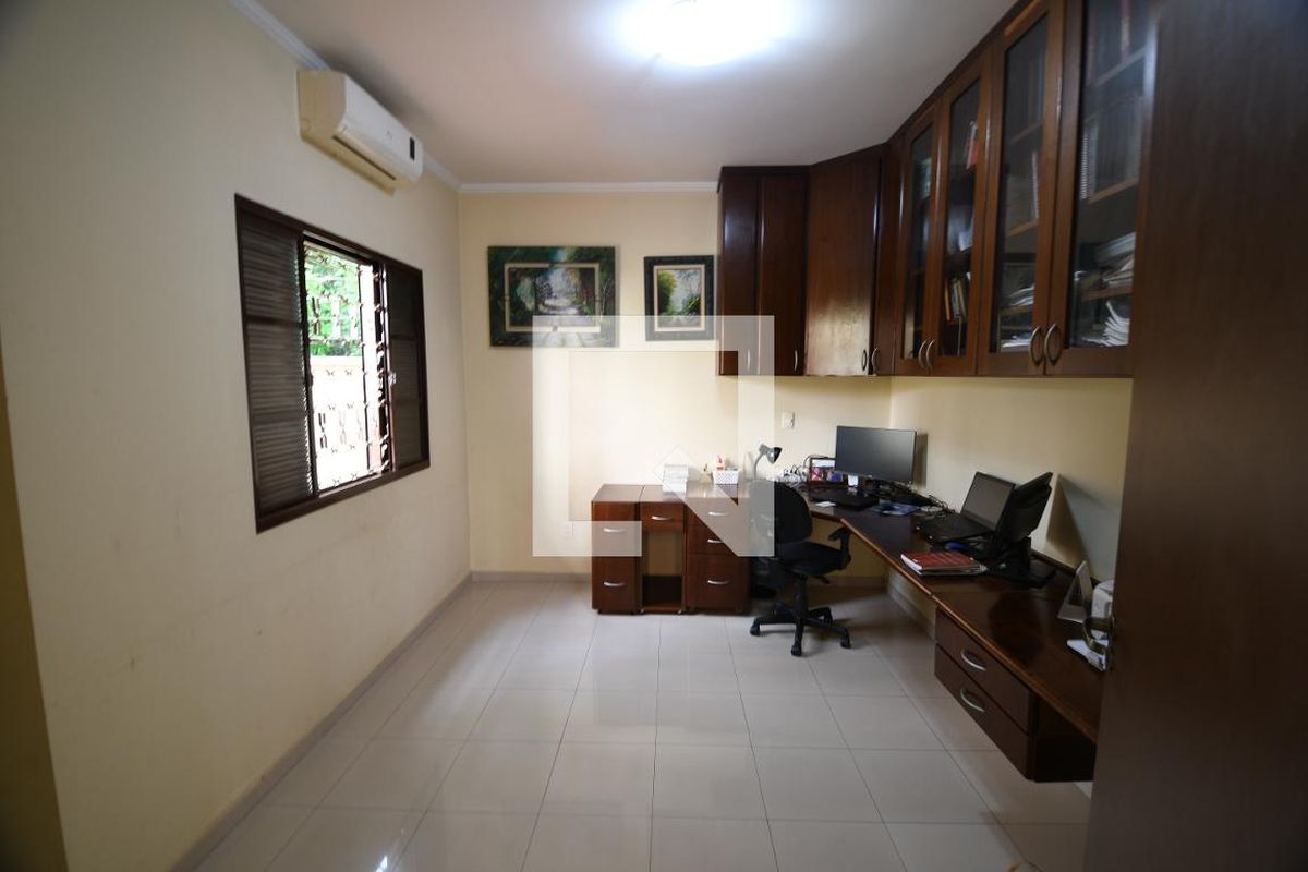 Casa à Venda - Taquaral, 4 Quartos,  282 m2 em , Campinas - sp | SoloBR