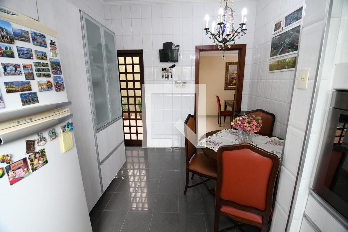 Casa à Venda - Taquaral, 4 Quartos,  282 m2 em , Campinas - sp | SoloBR