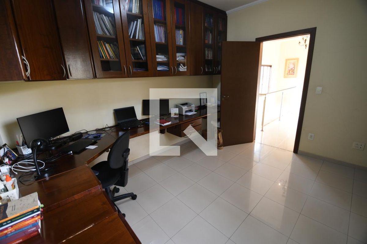Casa à Venda - Taquaral, 4 Quartos,  282 m2 em , Campinas - sp | SoloBR
