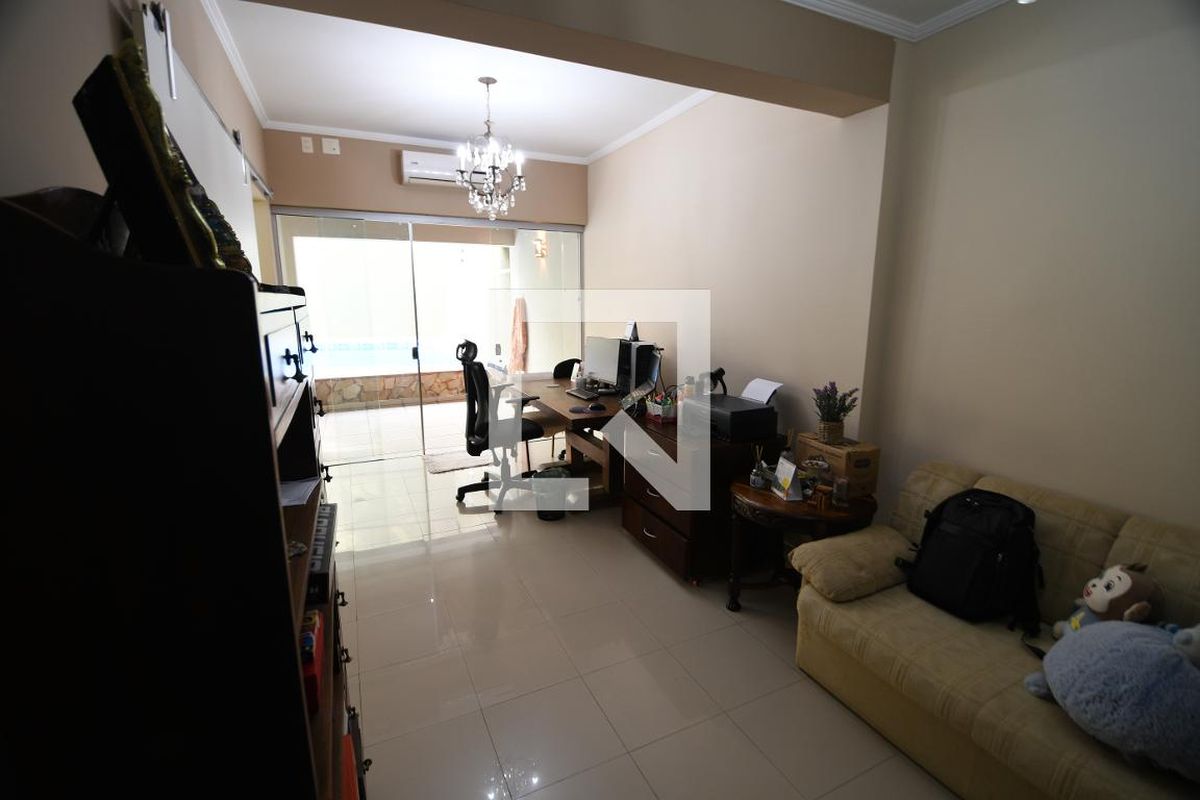 Casa à Venda - Taquaral, 4 Quartos,  282 m2 em , Campinas - sp | SoloBR