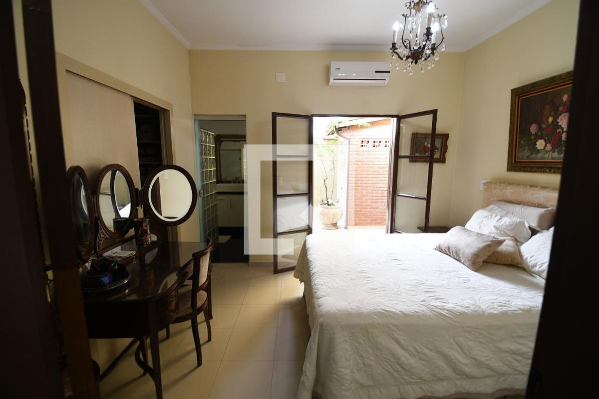 Casa à Venda - Taquaral, 4 Quartos,  282 m2 em , Campinas - sp | SoloBR
