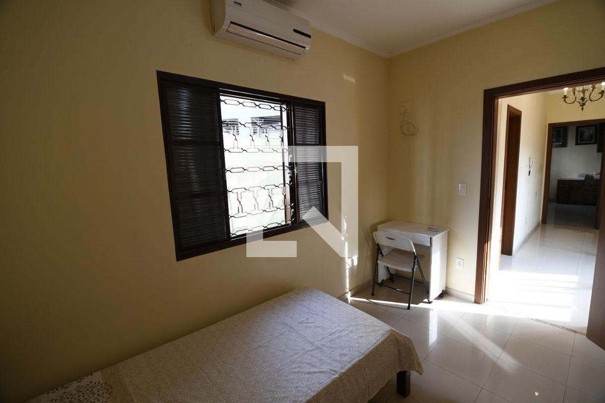 Casa à Venda - Taquaral, 4 Quartos,  282 m2 em , Campinas - sp | SoloBR