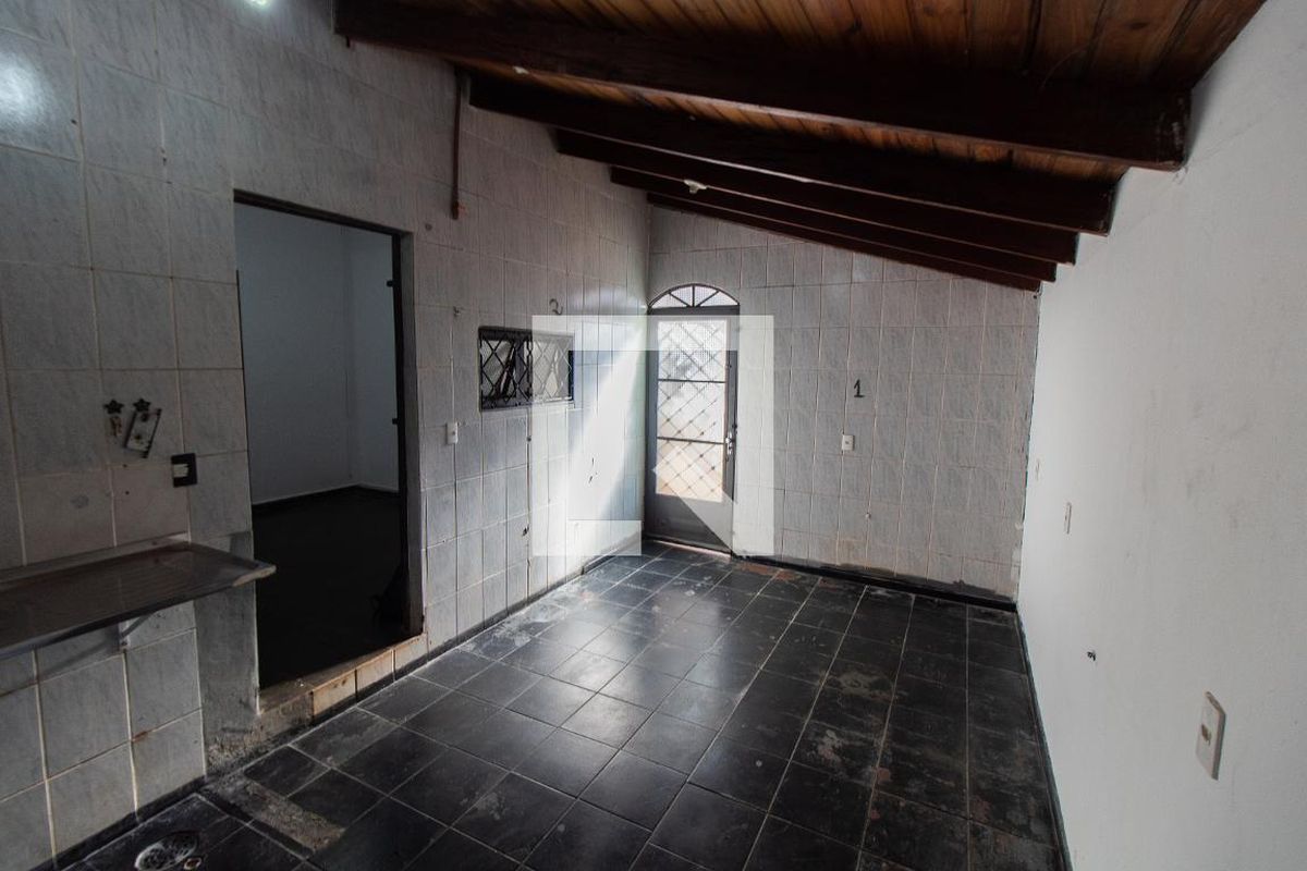 Casa à Venda - Mansões Santo Antônio, 2 Quartos,  100 m2 em , Campinas - sp | SoloBR