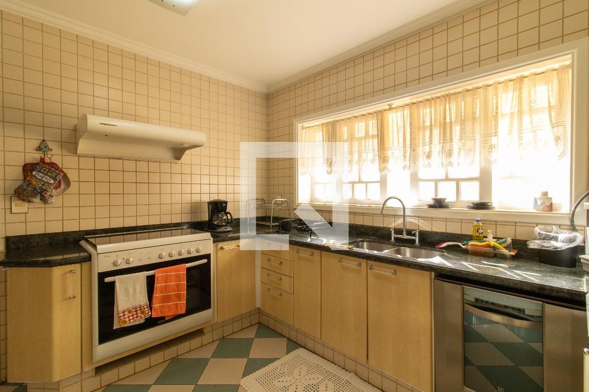 Casa à Venda - Jardim Santana, 3 Quartos,  400 m2 em , Campinas - sp | SoloBR