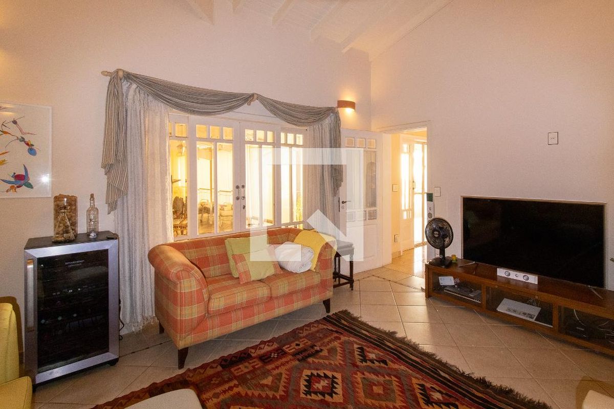 Casa à Venda - Jardim Santana, 3 Quartos,  400 m2 em , Campinas - sp | SoloBR