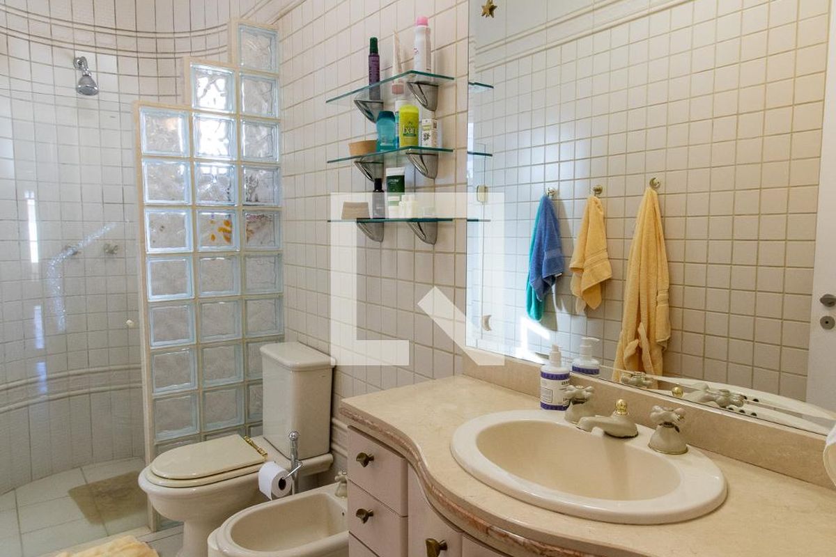 Casa à Venda - Jardim Santana, 3 Quartos,  400 m2 em , Campinas - sp | SoloBR