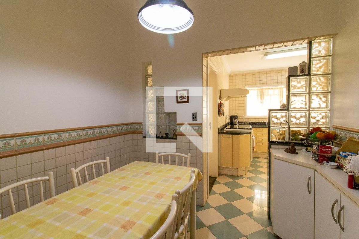 Casa à Venda - Jardim Santana, 3 Quartos,  400 m2 em , Campinas - sp | SoloBR
