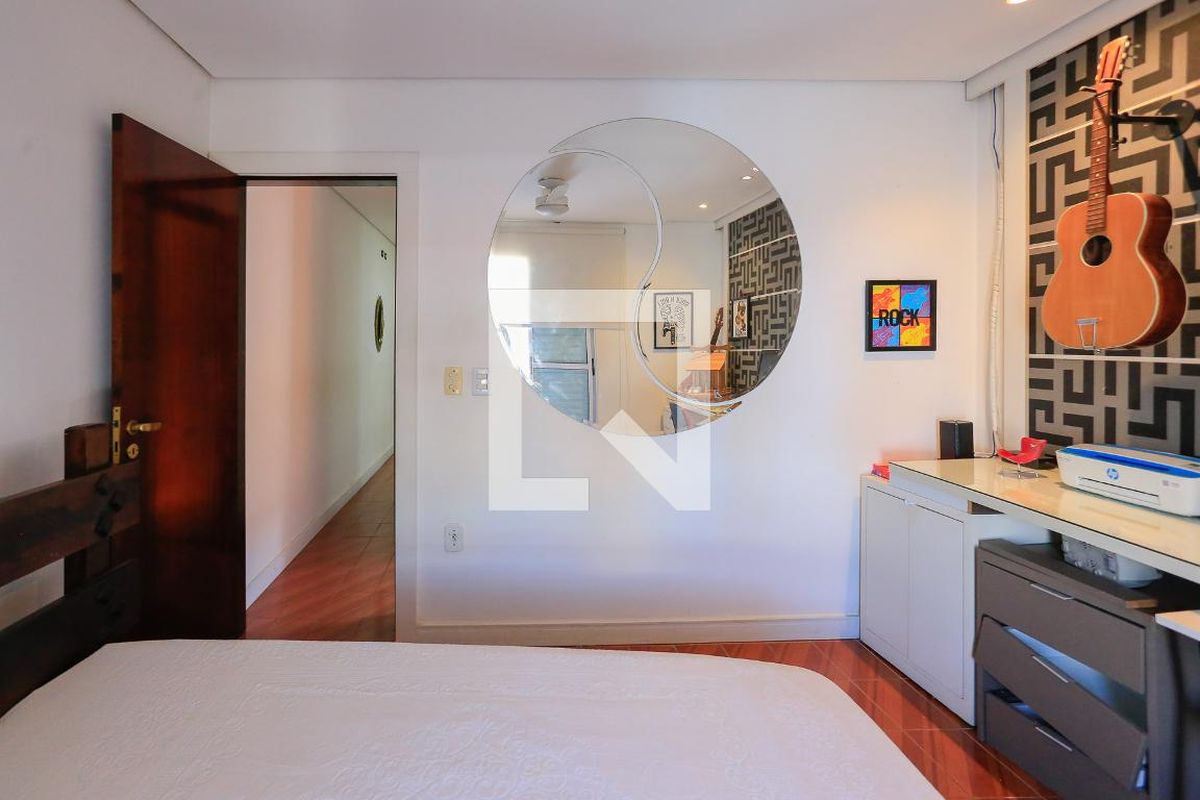 Casa, 6 quartos, 250 m² - Foto 36