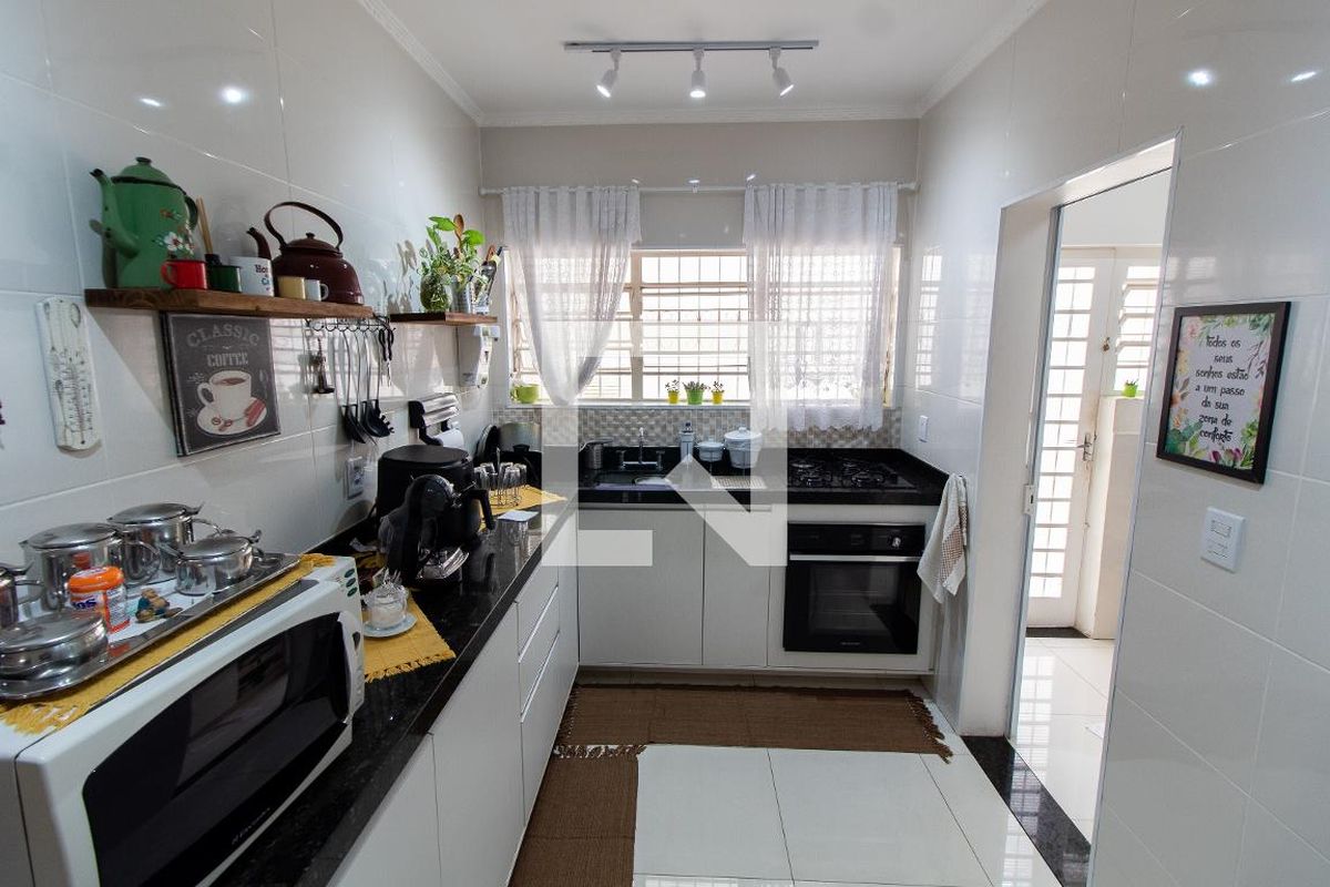 Casa à Venda - Taquaral, 3 Quartos,  194 m2 em , Campinas - sp | SoloBR