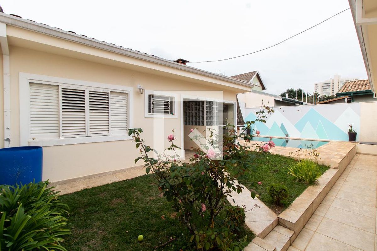 Casa à Venda - Taquaral, 3 Quartos,  194 m2 em , Campinas - sp | SoloBR