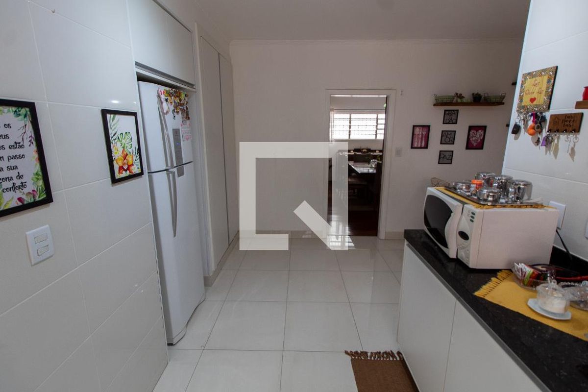 Casa à Venda - Taquaral, 3 Quartos,  194 m2 em , Campinas - sp | SoloBR