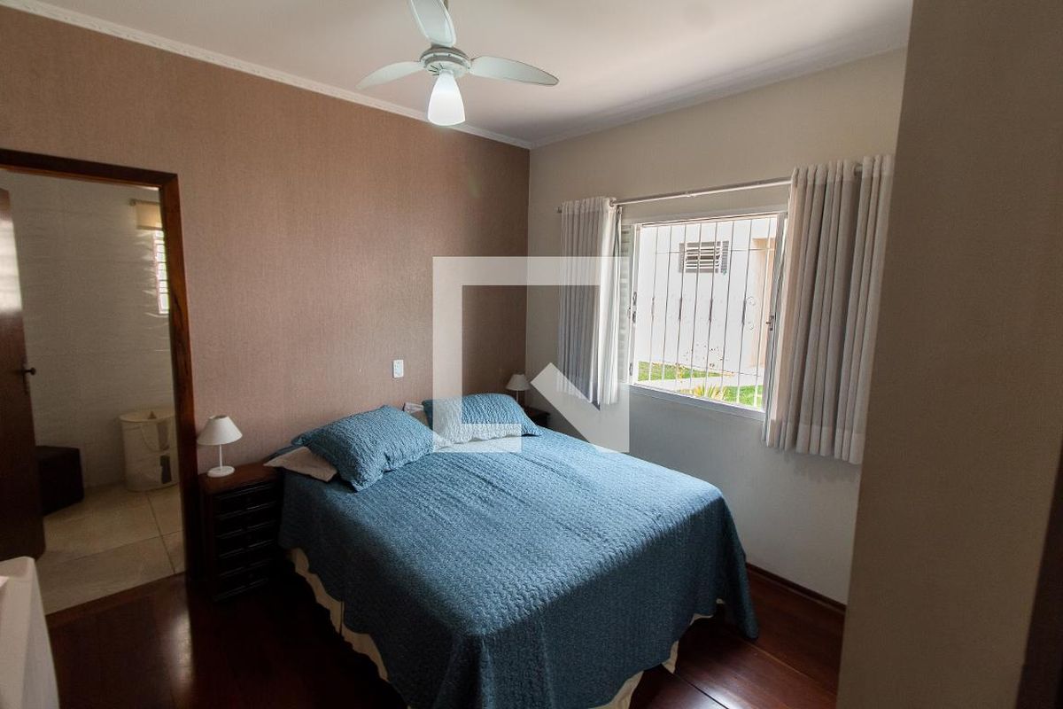 Casa à Venda - Taquaral, 3 Quartos,  194 m2 em , Campinas - sp | SoloBR