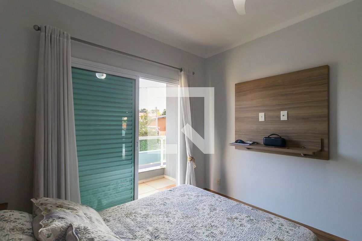 Casa à Venda - Taquaral, 3 Quartos,  260 m2 em , Campinas - sp | SoloBR