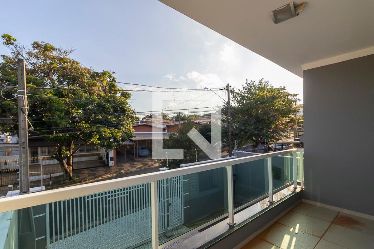 Casa à Venda - Taquaral, 3 Quartos,  260 m2 em , Campinas - sp | SoloBR