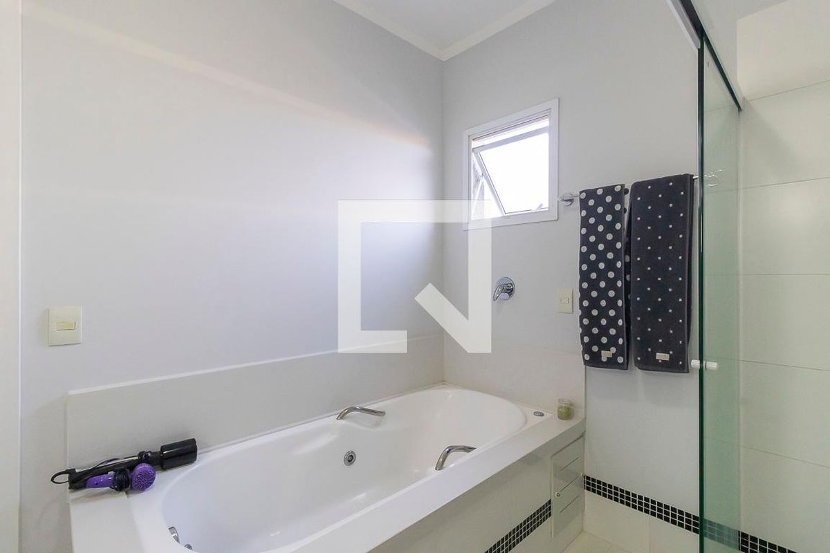 Casa à Venda - Taquaral, 3 Quartos,  260 m2 em , Campinas - sp | SoloBR