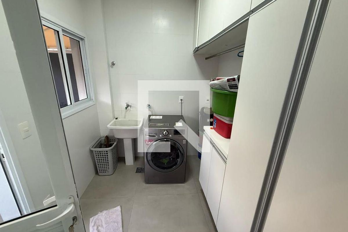 Casa à Venda - Swiss Park, 4 Quartos,  402 m2 em , Campinas - sp | SoloBR