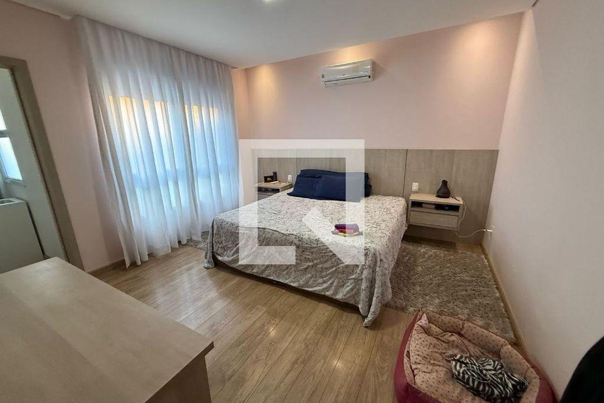 Casa à Venda - Swiss Park, 4 Quartos,  402 m2 em , Campinas - sp | SoloBR
